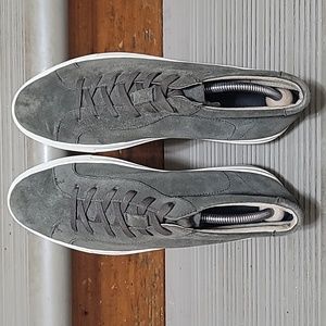 Men's Banana Republic suede sneakers size 8.